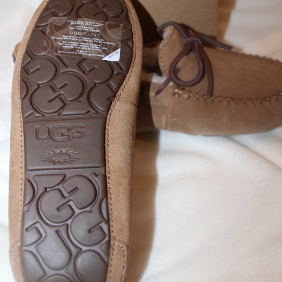 NEW‎ UGG WOMEN'S DAKOTA SUEDE SHEARLING LINED BOW SLIPPERS CHESTNUT - Picture 7 of 8